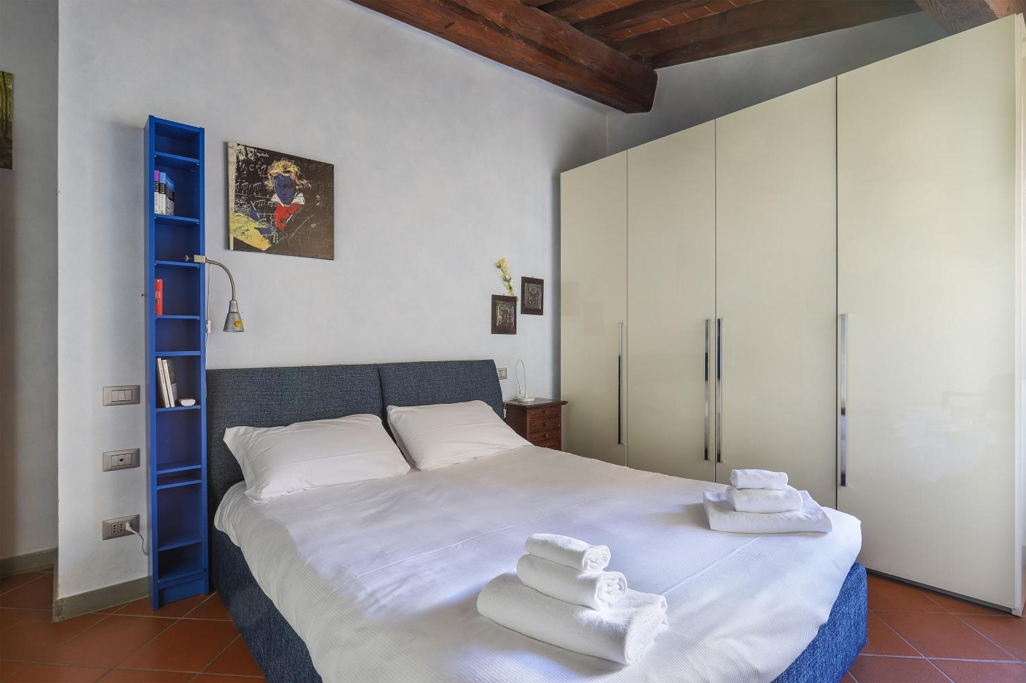 2 Bedroom With Terrace Apartment Florenz