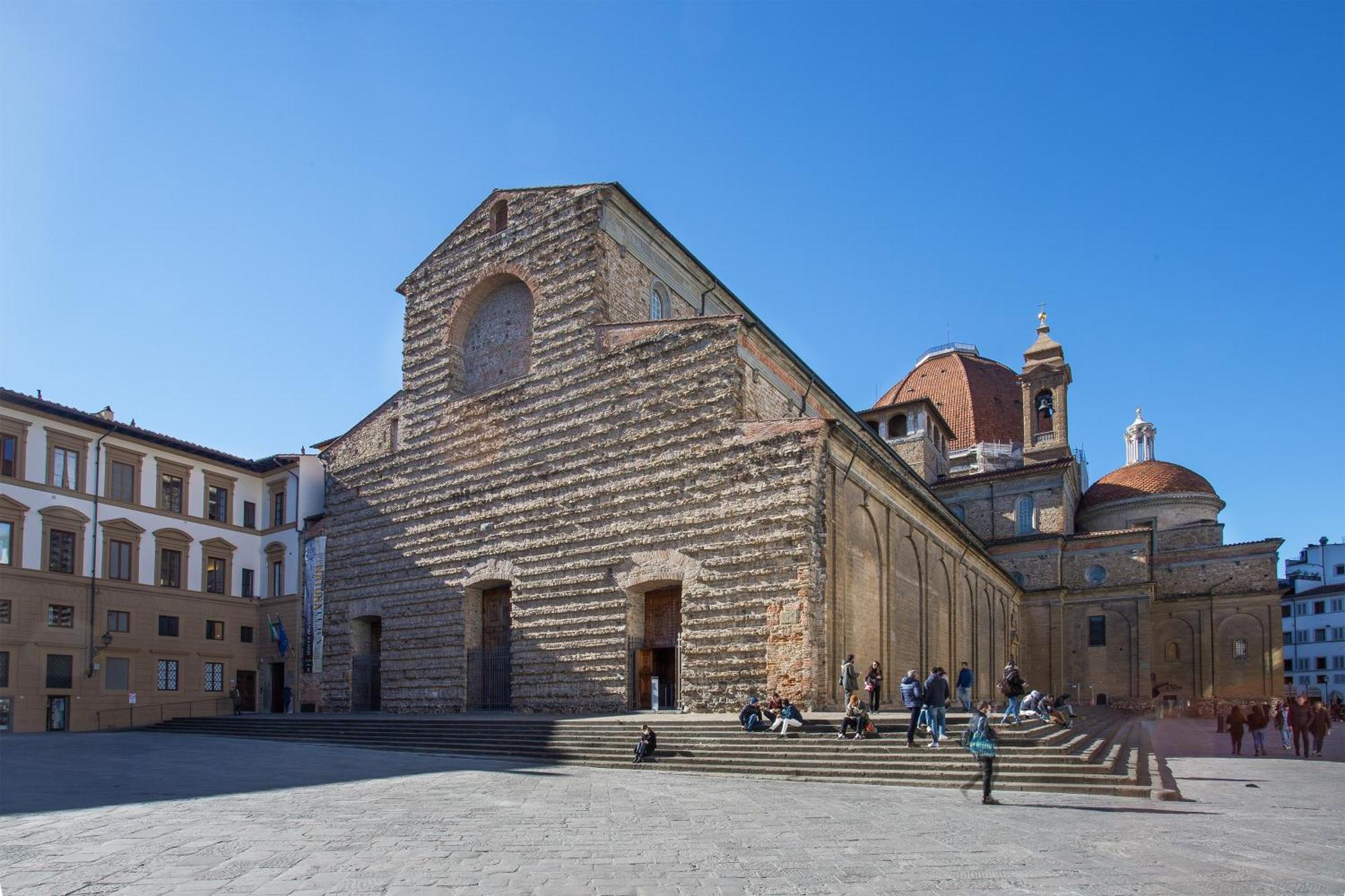 2 Bedroom With Terrace Apartment Florenz